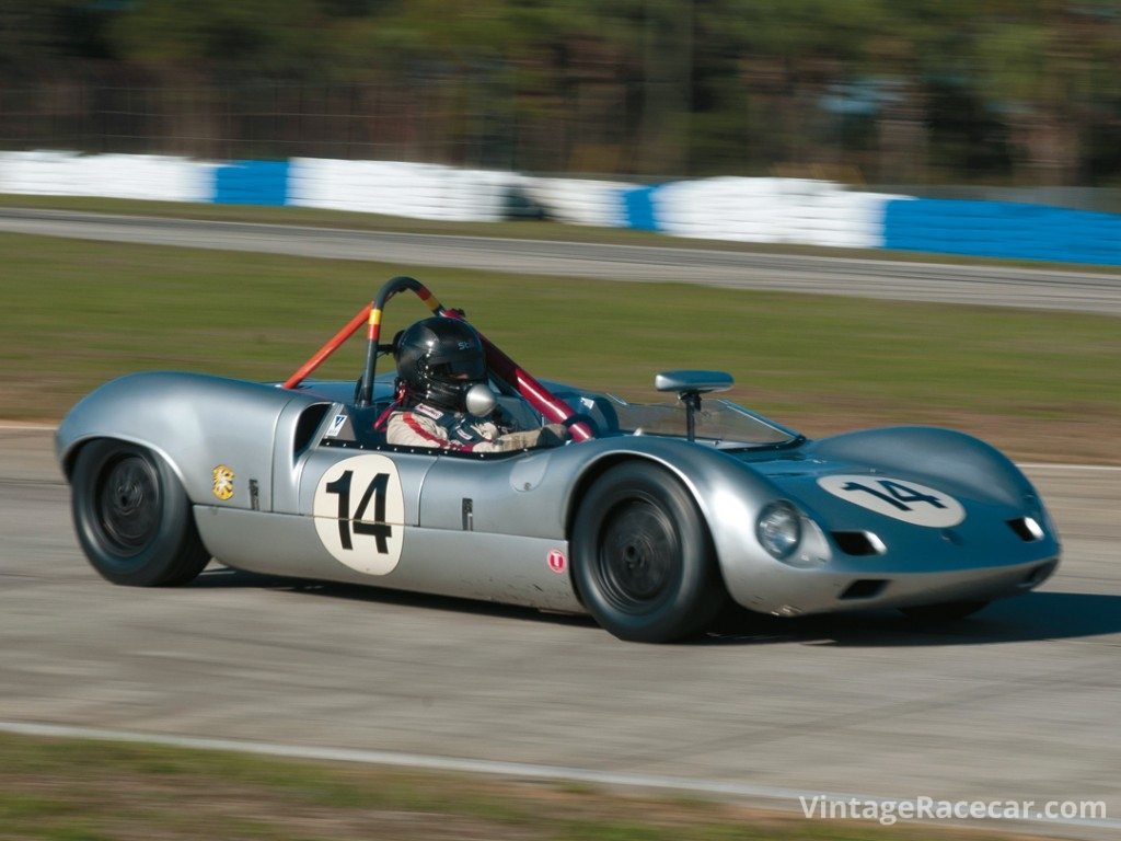 Mitchell Eitel raced this Õ64 Elva MK7S.Photo: Chuck Andersen 