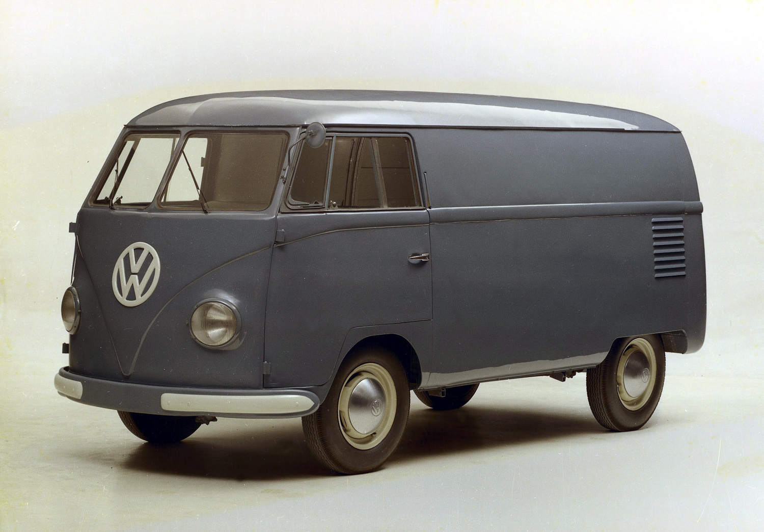 VW Kombi sets world record at auction - Car News