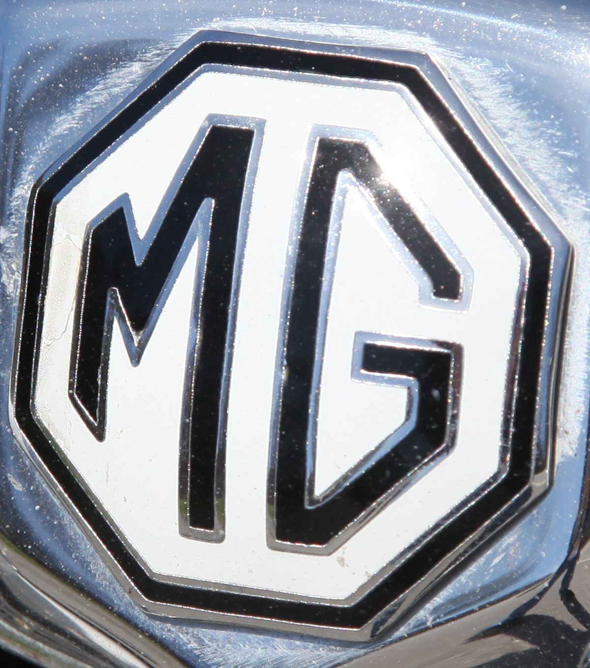 The MG badge is a wonderful example of the Art Deco style. 