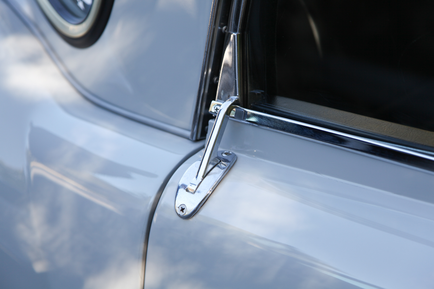 The MGA Coupe's door handle was cool looking and functional. 