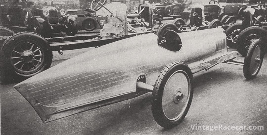 The 4.8-liter Lame de Rasoir set a new Land Speed Record of 118 mph in 1926. 