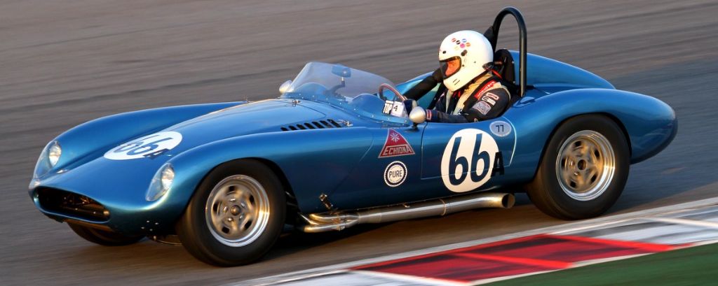 Stephens Steers in his very pretty and very fast 58 Echidna Roadster. Picasa