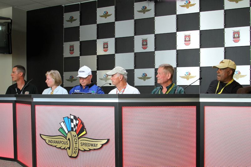 Robby, Janet, Al Jr., Parnelli, Bobby and Willy. Picasa