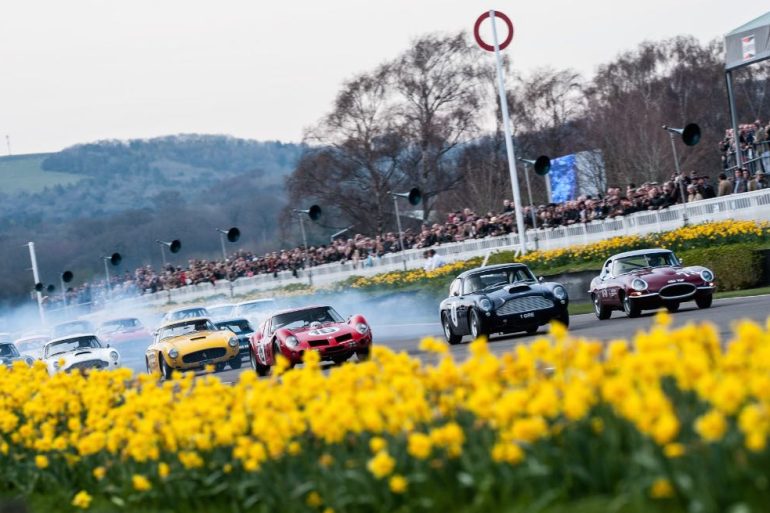 Start of the Moss Trophy at the 2014 Goodwood Members' Meeting