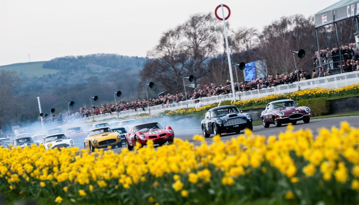 Start of the Moss Trophy at the 2014 Goodwood Members' Meeting