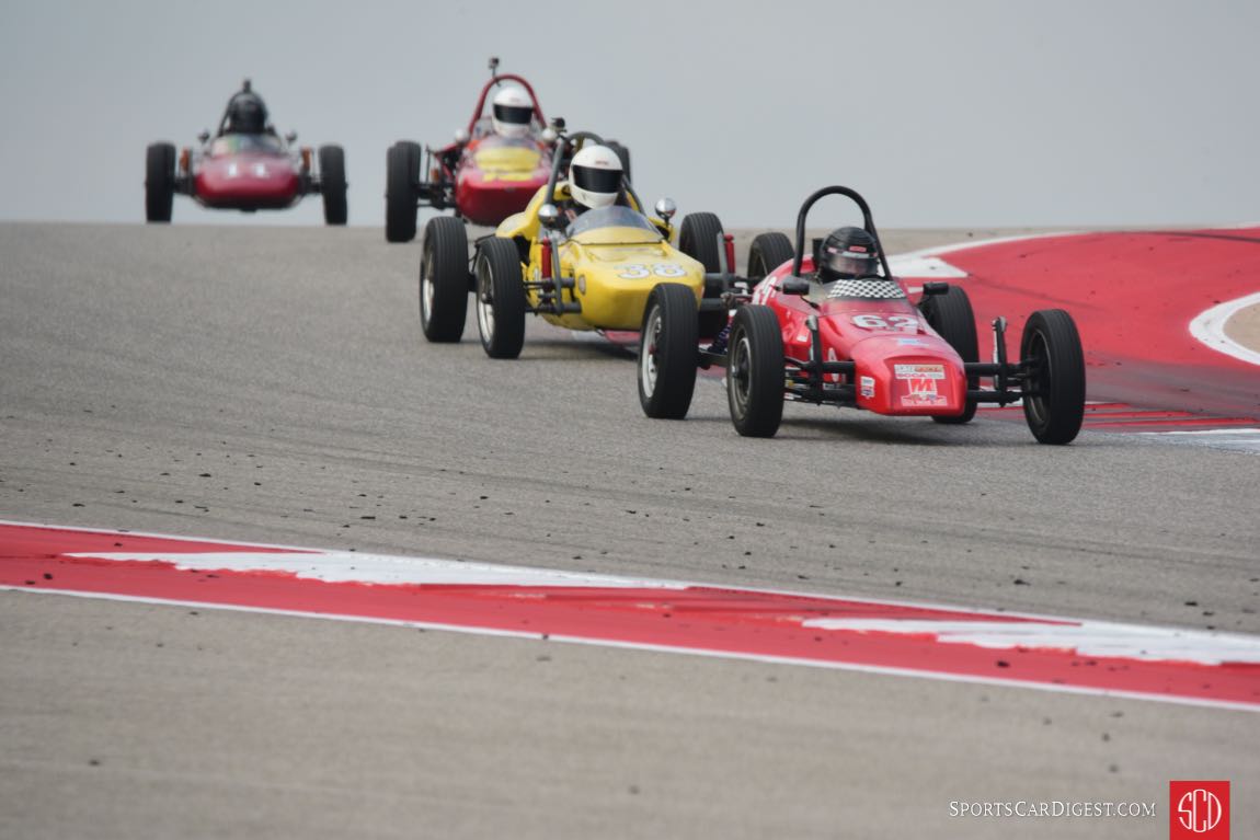 Formula Jr. Race Group 1b fielded 28 cars.