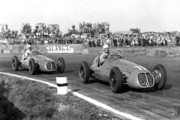Villoresi (winner) and Ascari at the 1948 British Grand Prix. Credit SHL/BRDC