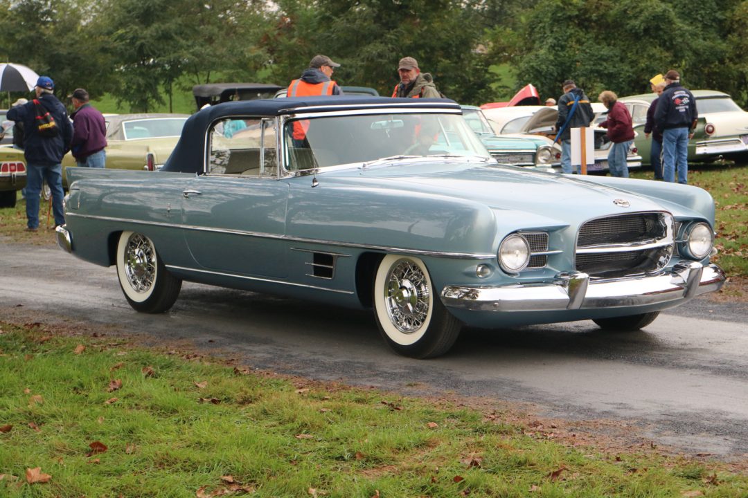 At least one person noticed this Dual Ghia as it entered the field