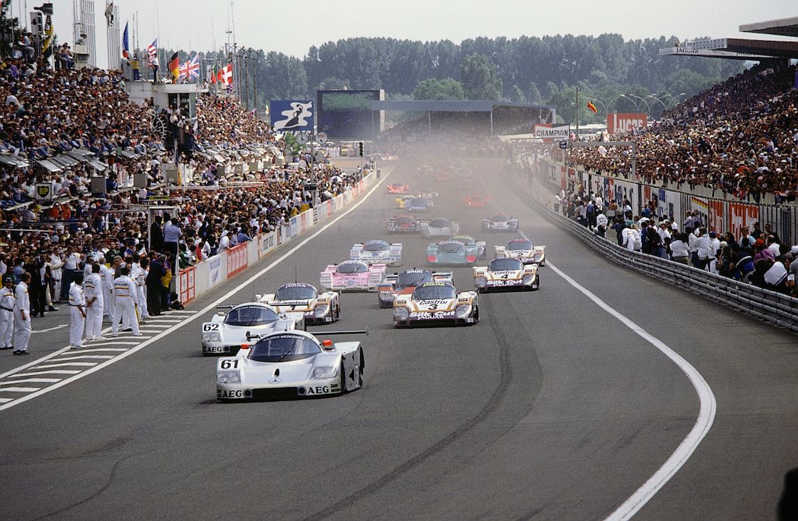 24 Hours of Le Mans, 10/11 June 1989. The scene at the start was dominated by the Sauber-Mercedes C 9 sports car prototypes with start numbers 61 (Kenny Acheson, Mauro Baldi, Gianfranco Brancatelli) and 62 (Alain Cudini, Jean-Pierre Jabouille, Jean-Louis Schlesser). The later winning car with starting number 63 (Stanley Dickens, Jochen Mass and Manuel Reuter) worked its way up from 11th on the grid.  DaimlerAG