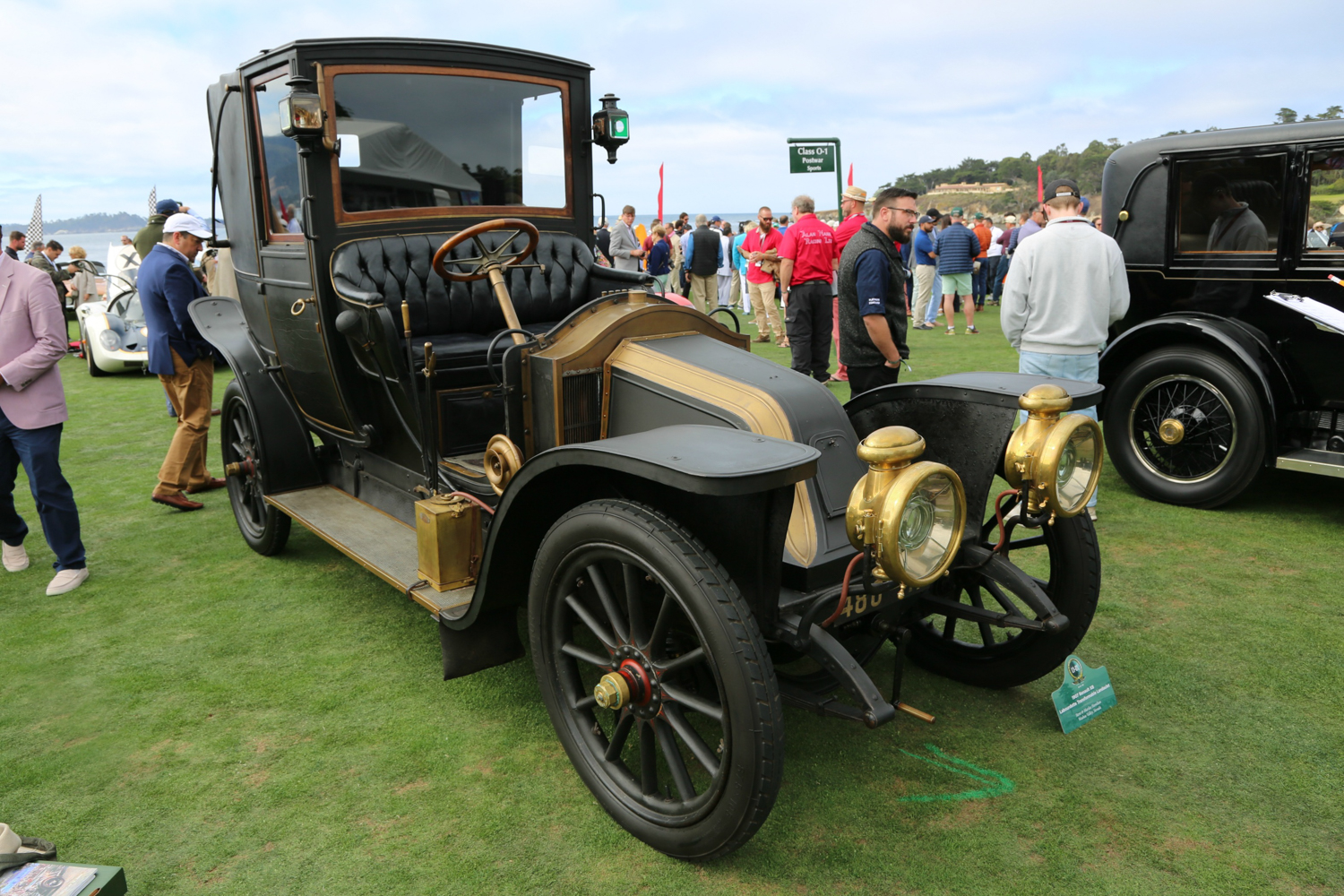 1907 Renault XB Labourdette Transformable Landaulet. Winner: Pre-War Preservation. Steve & Marilee Hamilton