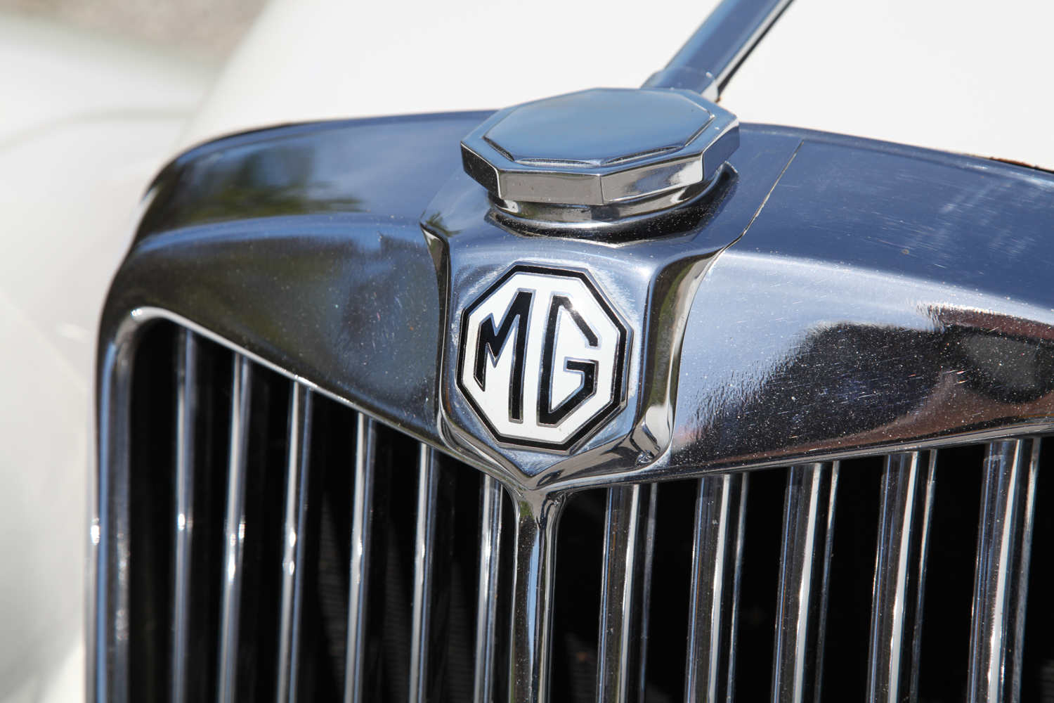 The MG badge is a wonderful example of the Art Deco style.