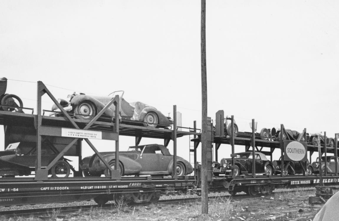 On 30 March 1964, 30 Bugattis were loaded onto a Southern Railway train, including one of the only six Bugatti Type 41 Royale