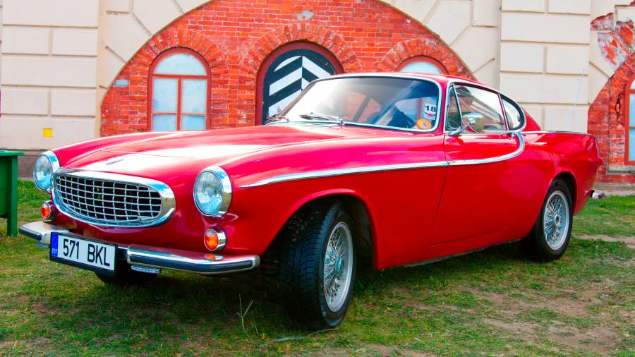 Volvo P1800 [Ultimate Review of the Swedish Coupe]