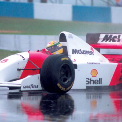 McLaren announces that it has signed Ayrton Senna away from Lotus (1987).