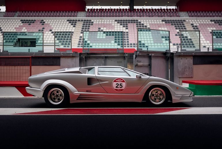 Lamborghini on the Modena Centro Ore Photo Gallery