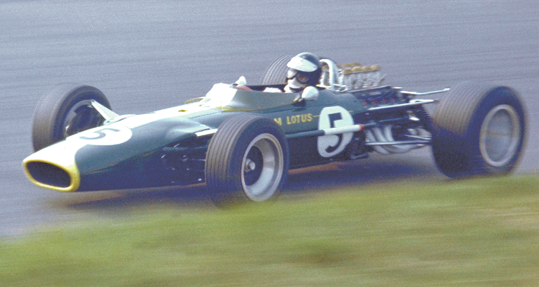 Jim Clark wins his third straight USGP, this time driving a Lotus-Ford (1967).