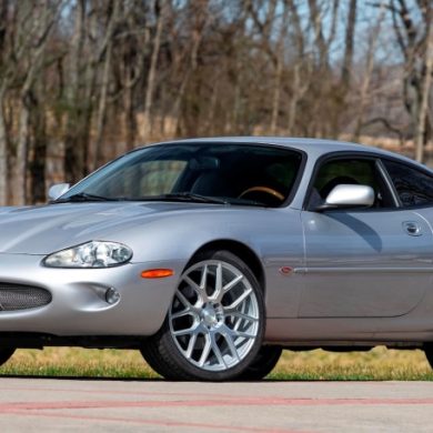 Jaguar XK8 and XKR