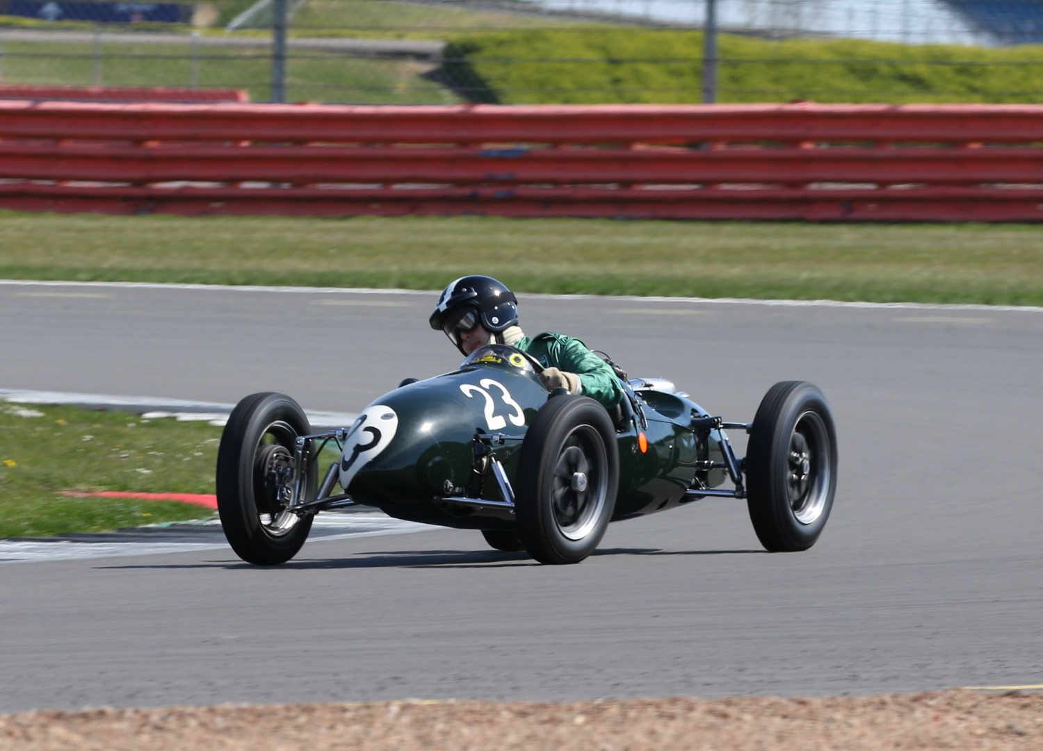 GOERGE SHACKLETON TOOK A STRONG WIN IN HIS 1957 COOPER MKXI.JPG Picasa