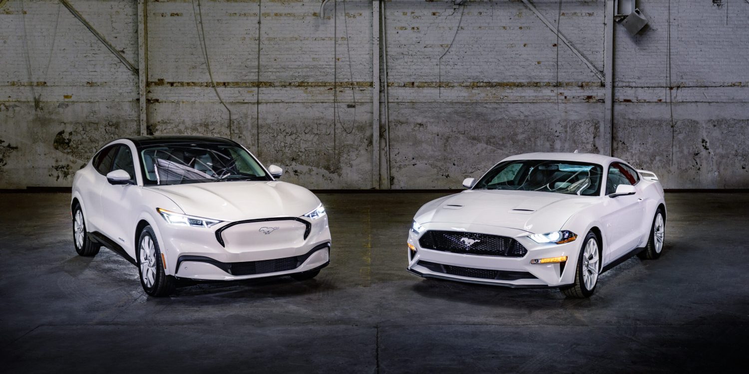 Mustang Family Ice White Appearance Package