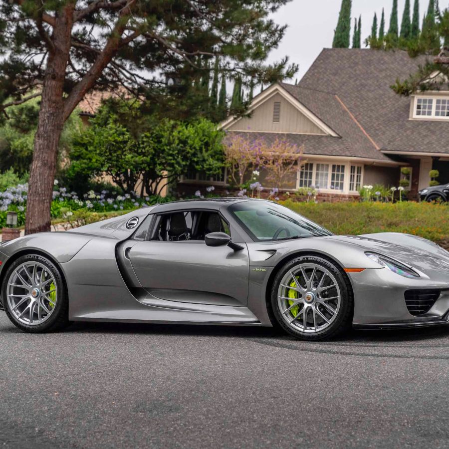 2015 PORSCHE 918 HYPERCAR