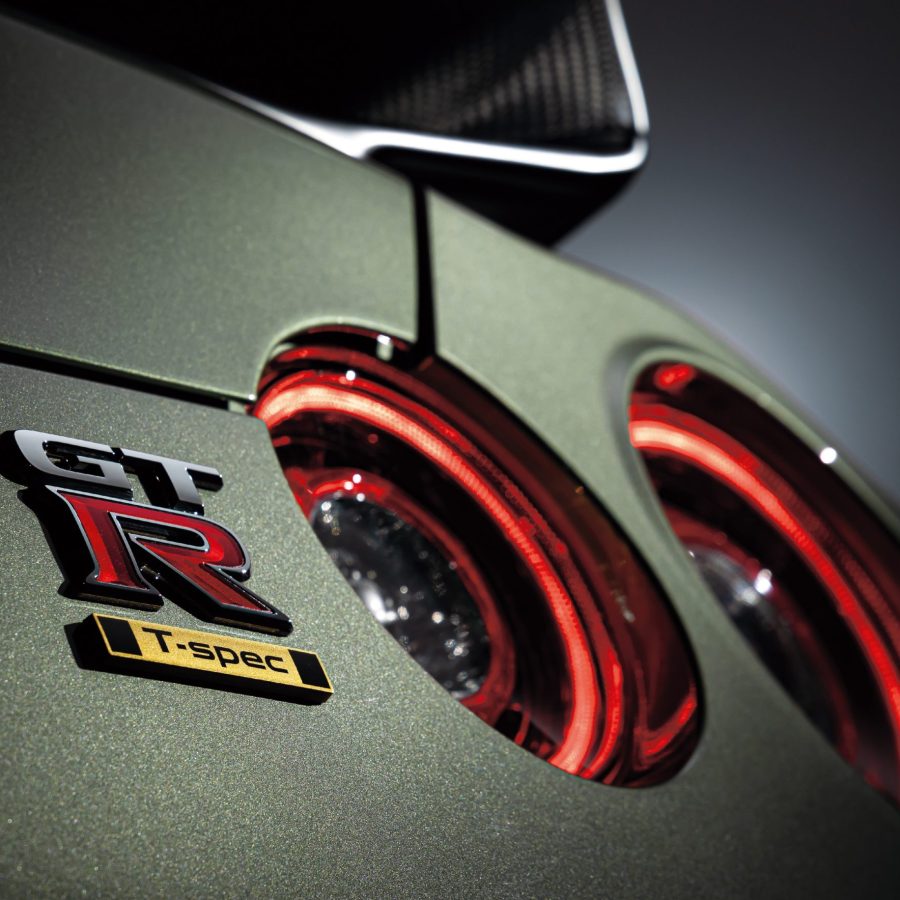 GT-R Track edition engineered by NISMO T-spec_exclusive badge