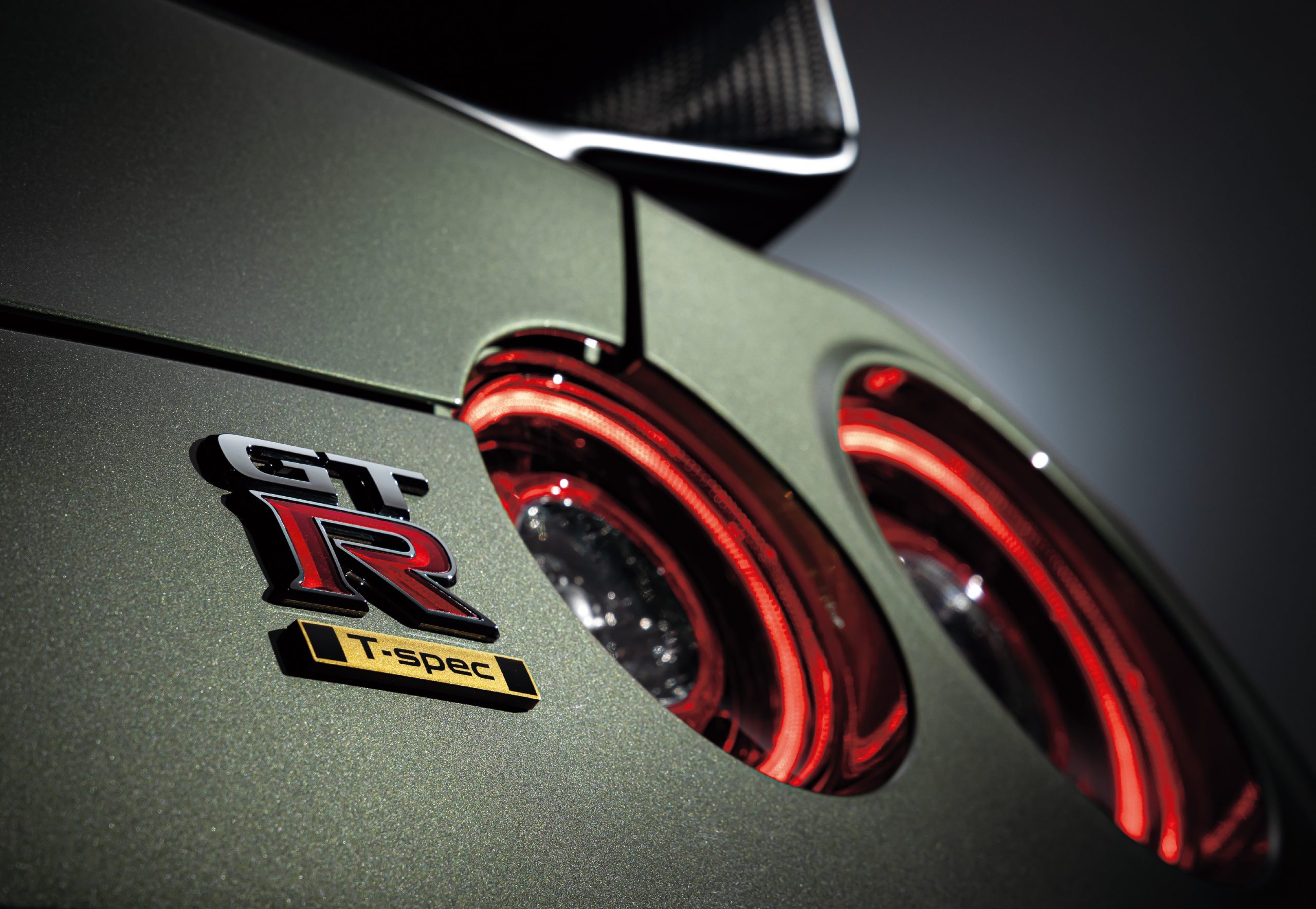 GT-R Track edition engineered by NISMO T-spec_exclusive badge