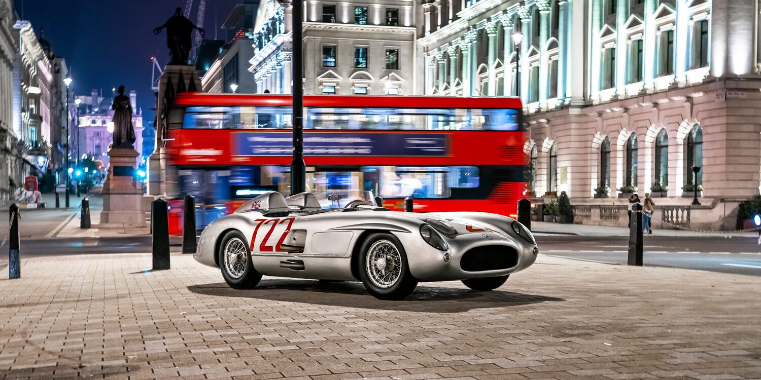 Abschiedsgruß an eine Legende: Der Kurzfilm „The Last Blast“ zeigt die einzigartige Fahrt des berühmten 300 SLR „722“ durch London zu Ehren von Sir Stirling Moss // Farewell to a legend: “The Last Blast” short film follows the unparalleled d Mercedes-Benz AG - Mercedes-Benz Classic Communications