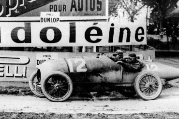 The racing prototype of the Type 30 during the 1922 Grand Prix de France.