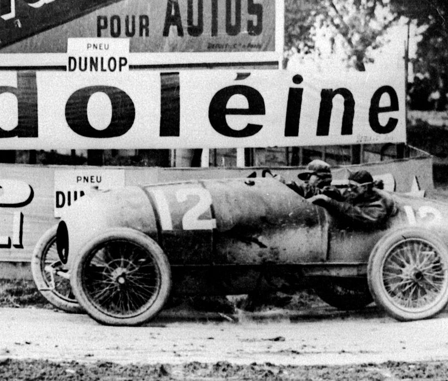 The racing prototype of the Type 30 during the 1922 Grand Prix de France.