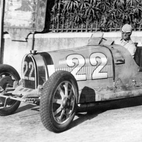 Louis Chiron in the Bugatti Type 51 at the Monaco Grand Prix, in 1931.