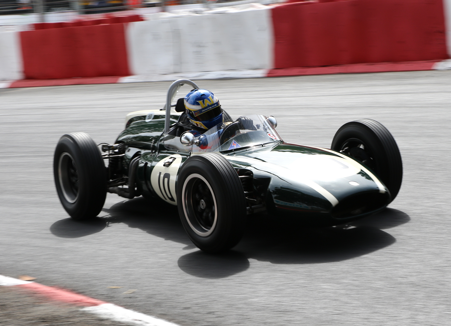 WILL NUTHALL DID JACK BRABHAM PROUD IN HIS WINNING COOPER T53. Picasa