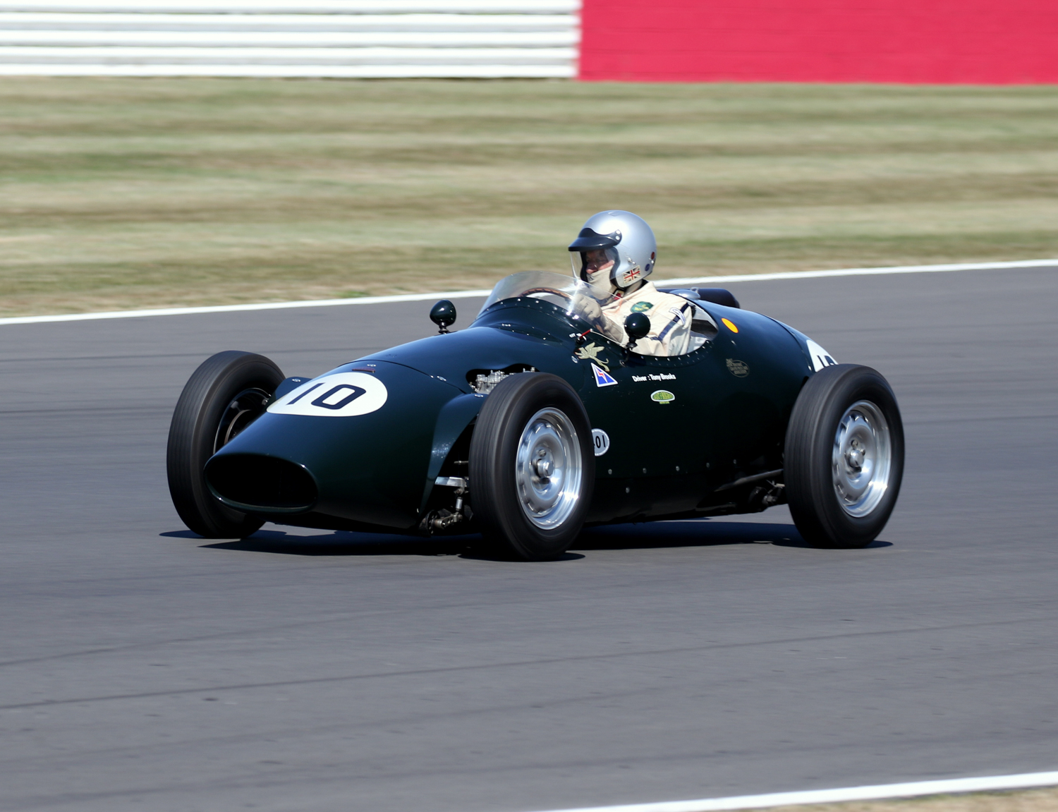SPIKE MILLIGAN RACED THE Ex-TONY BROOKS 1955 CONNAUGHT B9. Picasa