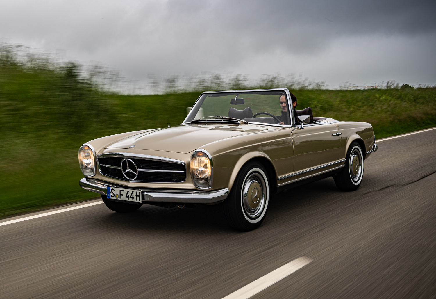 The glamour of the Mercedes-Benz SL at the Pebble Beach Concours d’Elegance Challenge GmbH