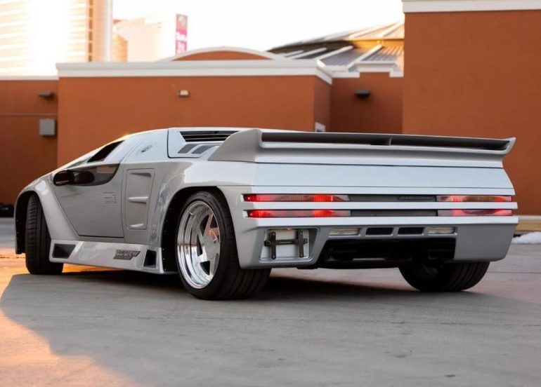 Car Of The Day 1989 Vector W8