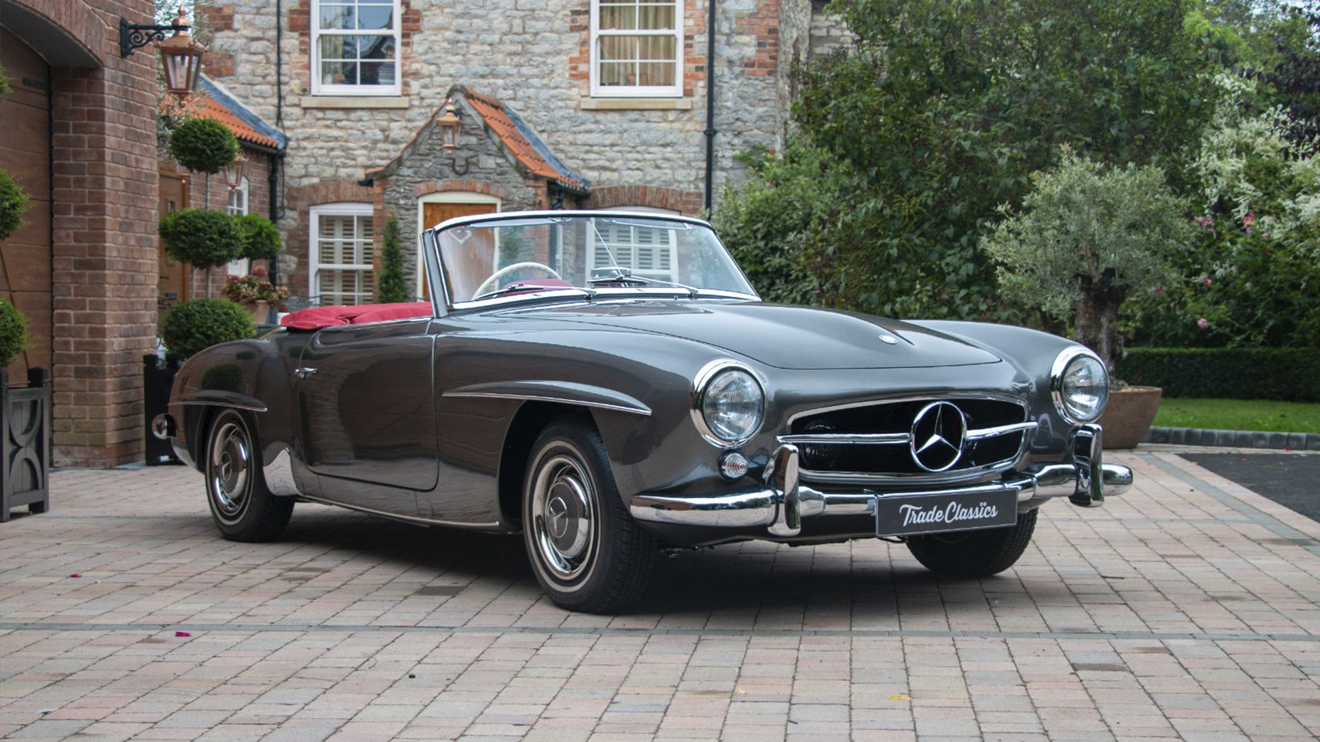 Photo of a 1958 grey Mercedes Benz 190 SL convertible