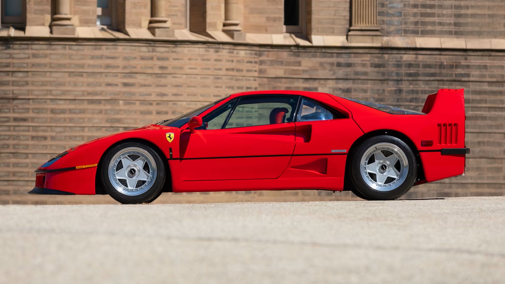 FOR SALE: 1990 Ferrari F40