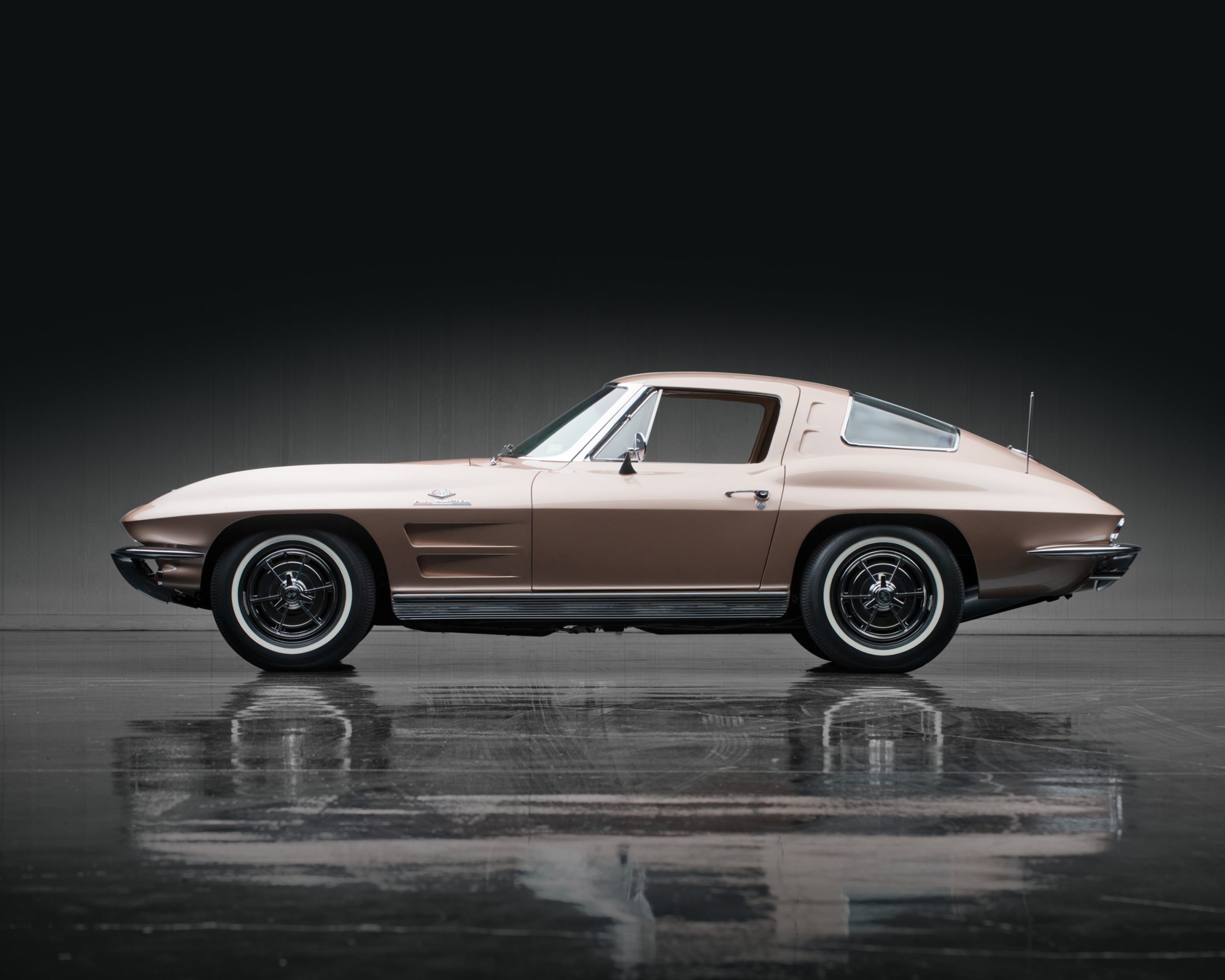1963 Chevrolet Corvette Sting Ray 'Fuel-Injected' Split-Window Coupe Darin Schnabel | ©2013 Courtesy of RM Auctions