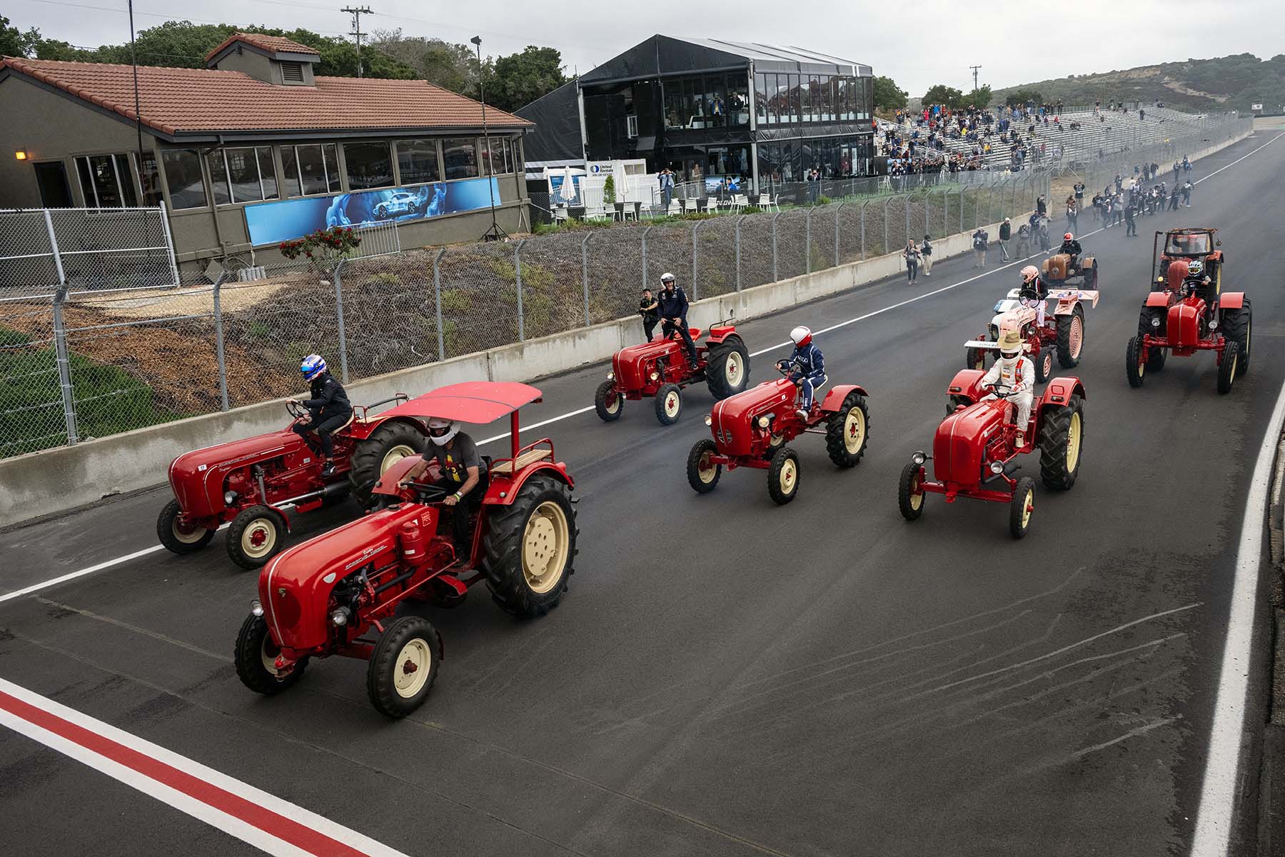 Start of Saturday’s tractor race. Copyright bill@historicmotorprints.com Bill Wagenblatt