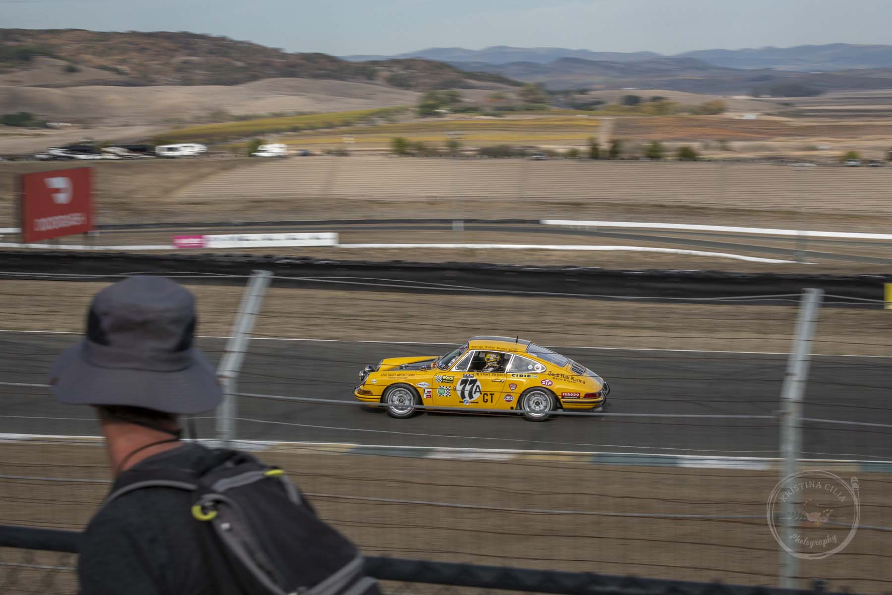 Kevin Buckley heads towards Turn 3 in a 1967 911S