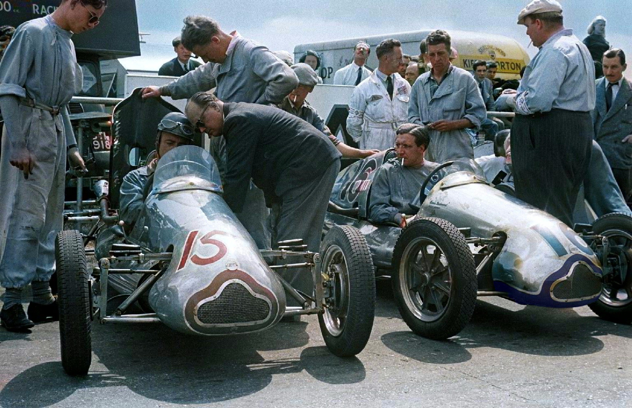 Eric Brandon (left) and Alan Brown (right) in the Ecurie Richmond 500cc Coopers. The team proved to be a success in 1951, beating the works-Coopers in numerous races. Credits 500 Owners Association (colorized by the Author)