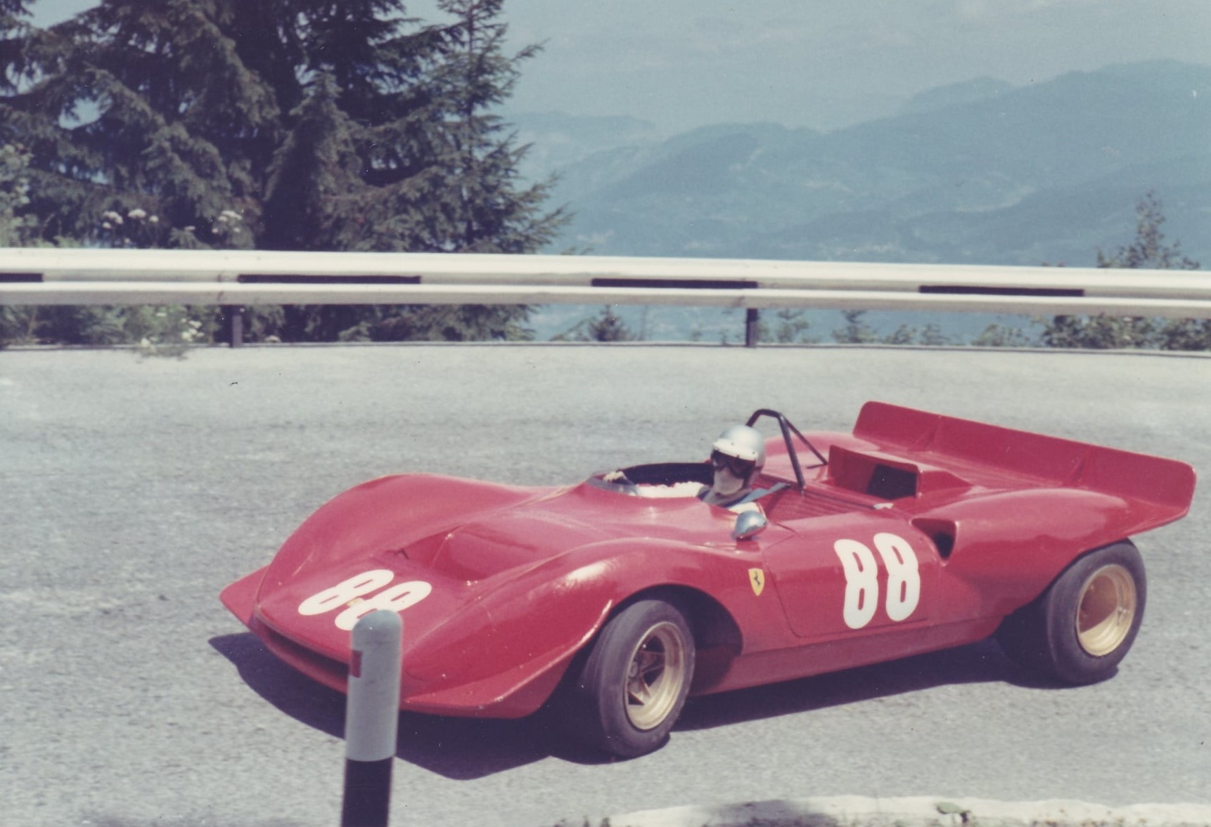 Peter Schetty and the 212E climb the slopes of the Trentino mountains, during the XXIX edition of the Trento-Bondone. Credits: Carlo Biasiotto.