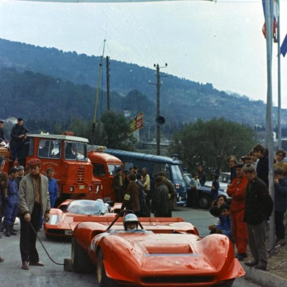 In its first official appearance, at Ampus, the 212E caused a sensation on the grid. Certainly, Abarth and Alfa-Romeo did not expect such an unpleasant surprise for the 1969 Hill Climb season! Credits: Unknown.