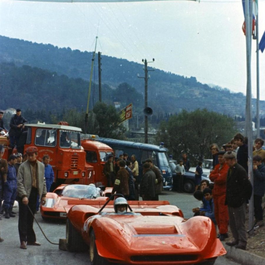 In its first official appearance, at Ampus, the 212E caused a sensation on the grid. Certainly, Abarth and Alfa-Romeo did not expect such an unpleasant surprise for the 1969 Hill Climb season! Credits: Unknown.