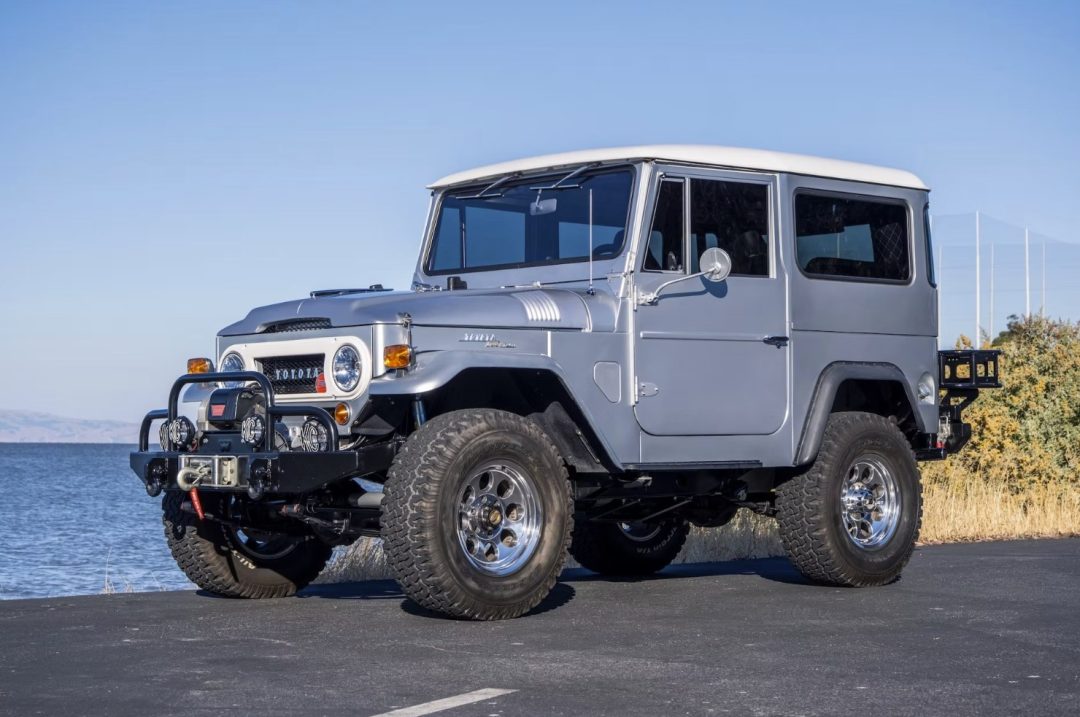 1969 Toyota Land Cruiser Fj40 Restomod side profile