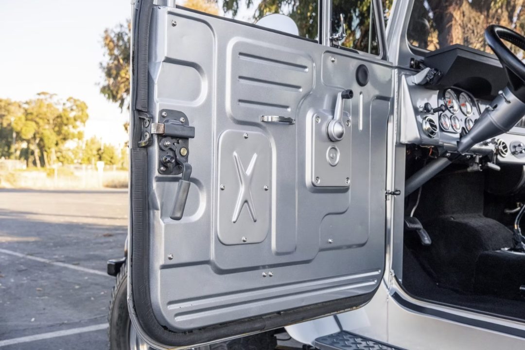 1969 Toyota Land Cruiser Fj40 Restomod interior