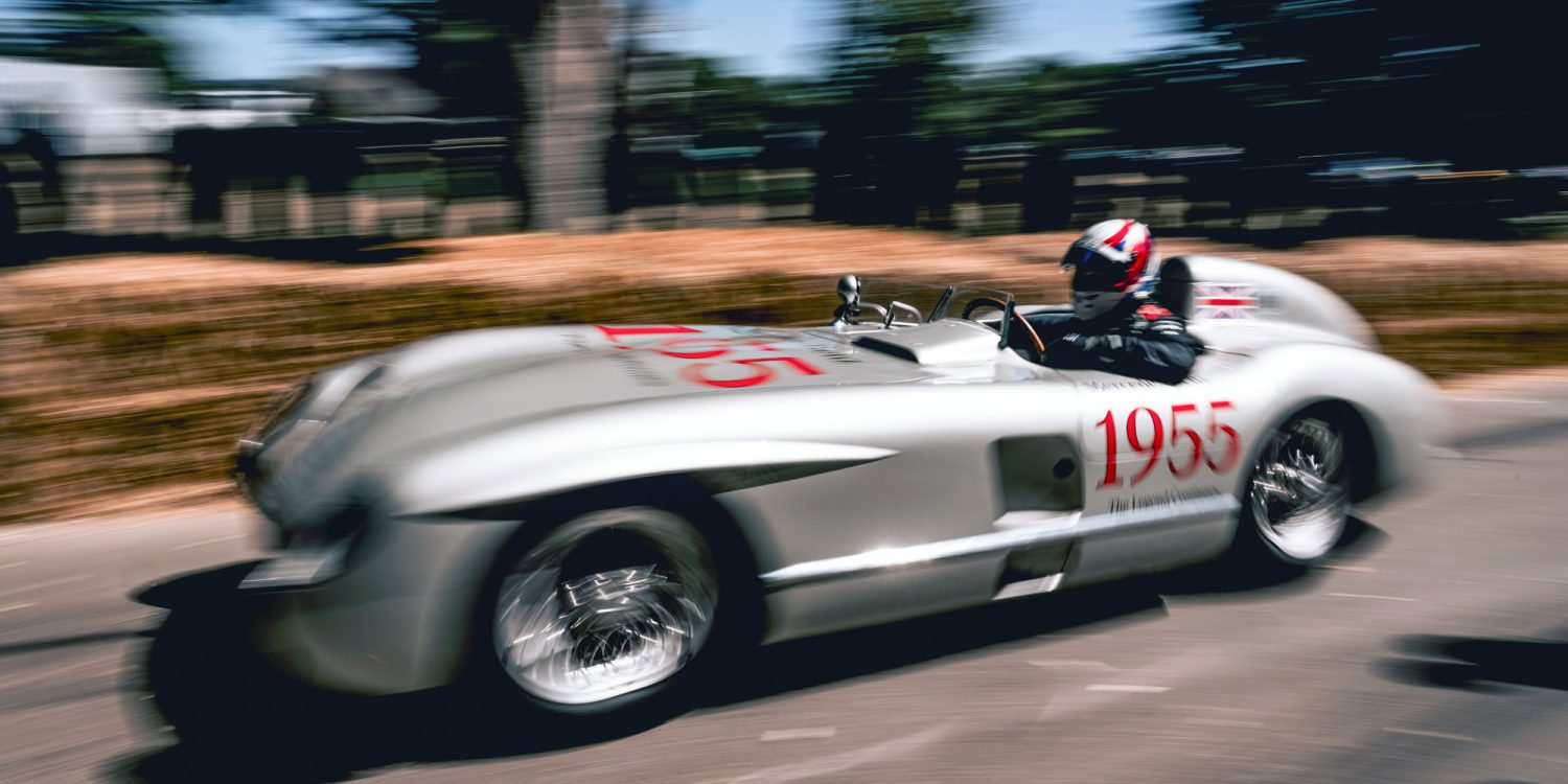 25C0155_011 Mercedes-Benz AG - Mercedes-Benz Classic Communications