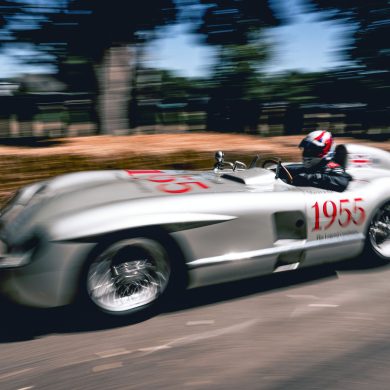 25C0155_011 Mercedes-Benz AG - Mercedes-Benz Classic Communications