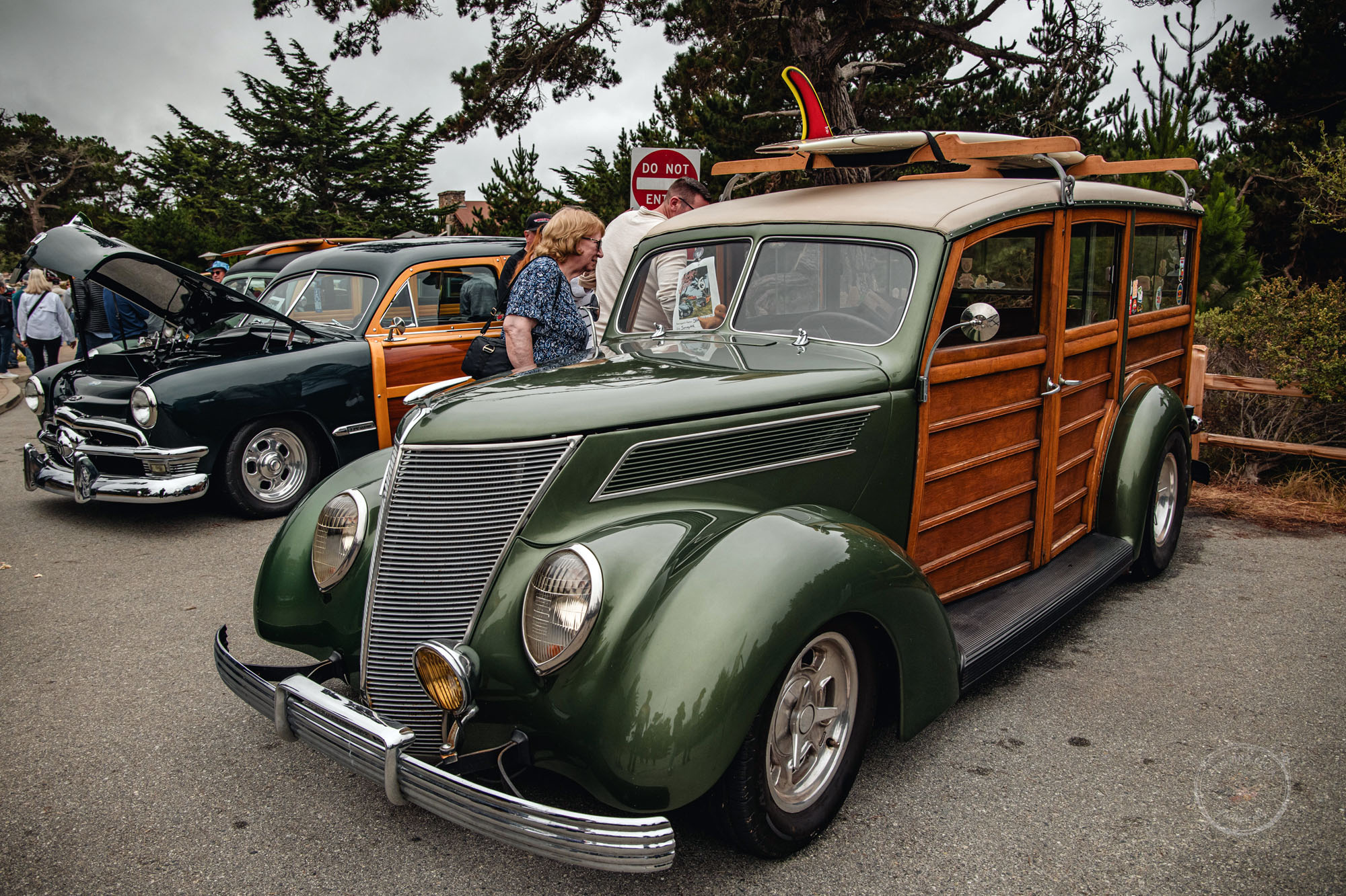 1937 Ford Woodie Deluxe 88